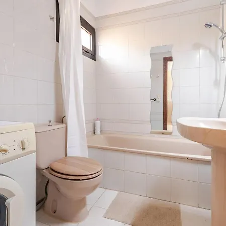 Paradise Court Ocean View אדחה